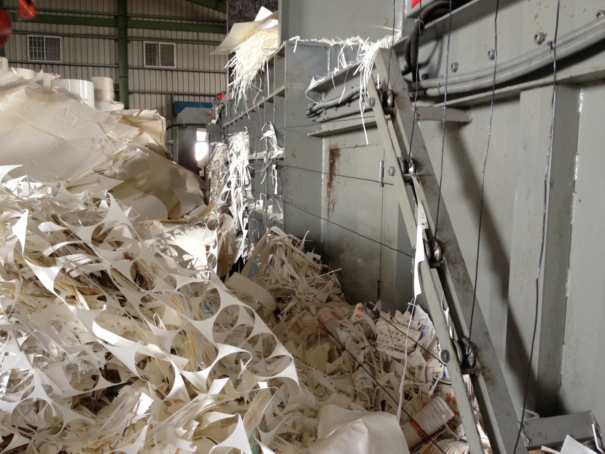 廢紙打包機搭配新東輝打包鐵線